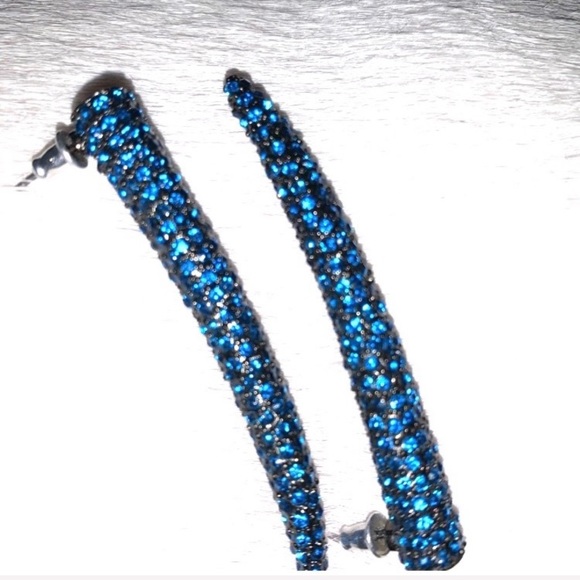 Saber Tooth Crystal Earrings - Fashion Show Find Beautiful Woman Collection - Picture 8 of 16